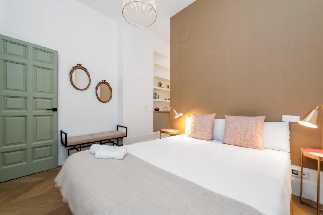 Apartment Stylish & Centric- 2bd 2bth Magdalena Madrid
